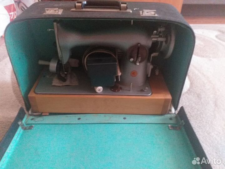 Швейная машинка Подольск с электроприводом