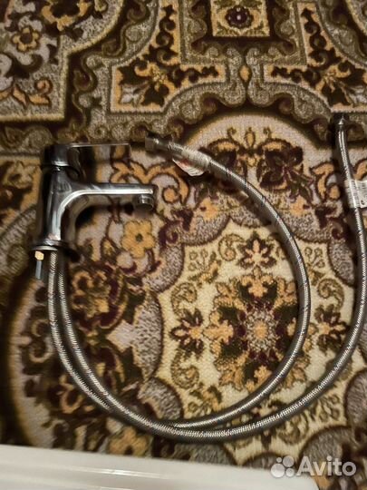 Раковина со смесителем