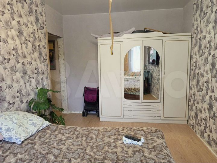 Комната 40 м² в 4-к., 2/4 эт.