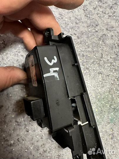 Блок кнопок Kia Ceed JD 1.6 G4FG