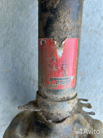 Стойка передняя Volkswagen Bora Golf 4