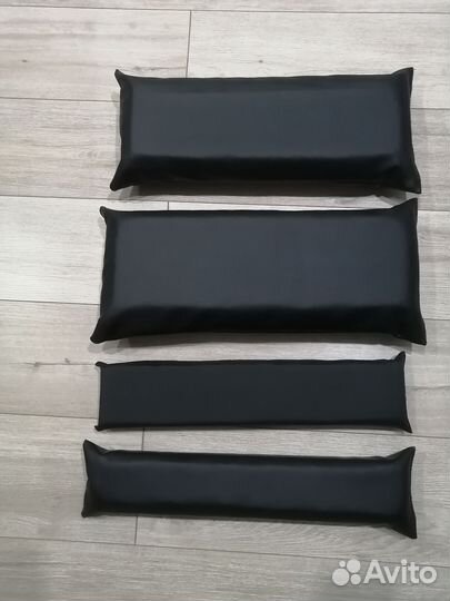 Разные валики для массажного стола