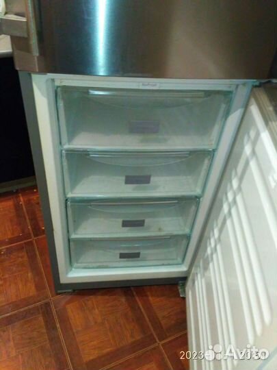 Холодильник бу 2м