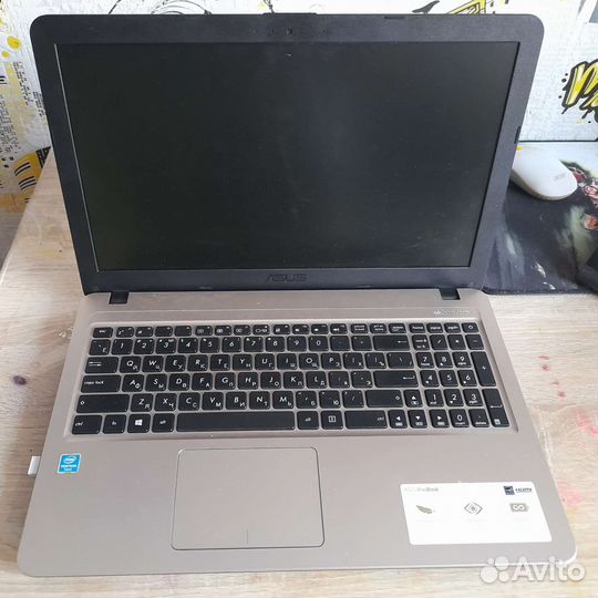 Ноутбук asus
