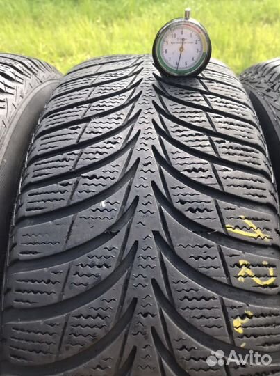 Goodyear UltraGrip Ice+ 215/65 R16 98T