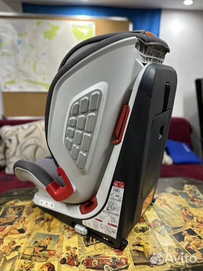 Автокресло Chicco YOUniverse гр. 1-2-3 (9-36 кг)