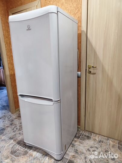 Холодильник Indesit