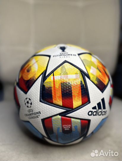 Профессиональный мяч Adidas Champions League