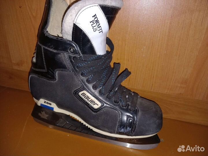 Хоккейные коньки bauer supreme custom 200