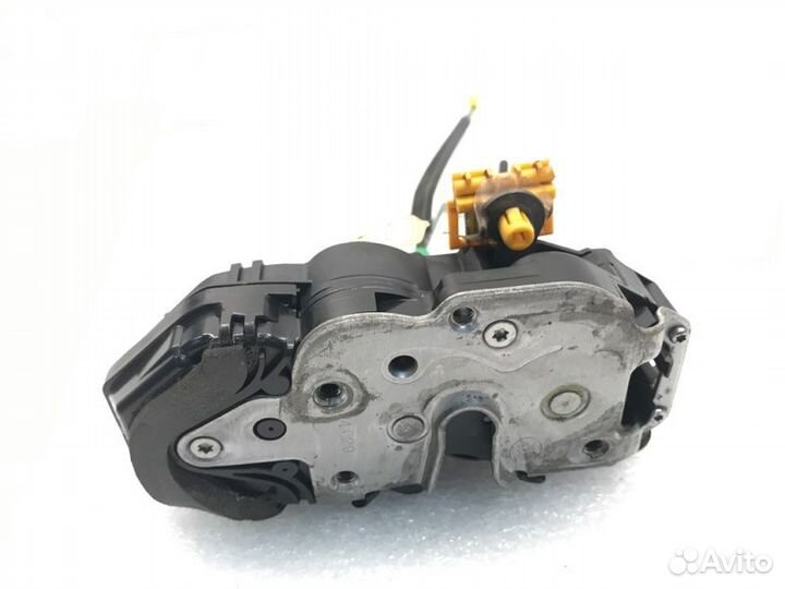 Замок двери задний правый Chevrolet Cruze седан