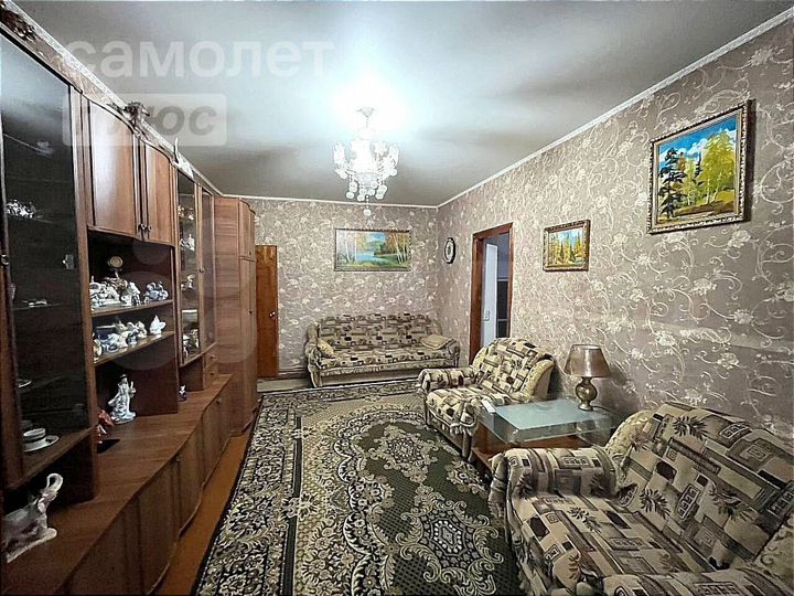 4-к. квартира, 90 м², 1/2 эт.