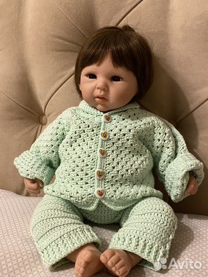Вязаный костюм для куклы-реборна