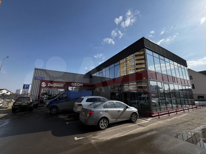 Торговое помещение с парковкой