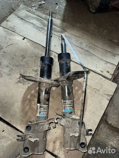 Передний амортизаторы nissan qashqaij10
