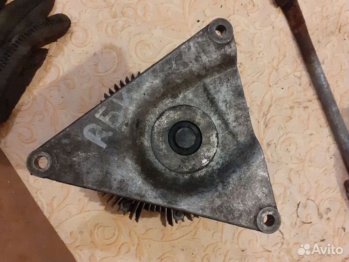 Опель Монтерей 1995г. кронштейн термомуфты