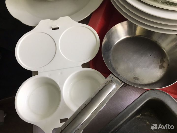 Набор посуды и кухонных принадлежностей