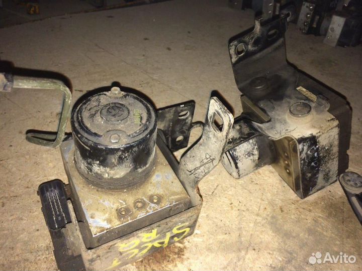 Блок ABS (насос) KIA Spectra 2001-2011