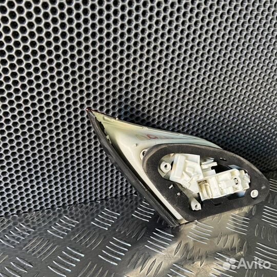 Фонарь задний внутренний правый Opel Astra