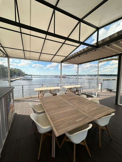 Дом 1247 м² на участке 72 сот.