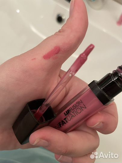 Блеск для губ (с эффектом увеличения губ)