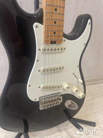 Электро гитара с чехлом и ремнём