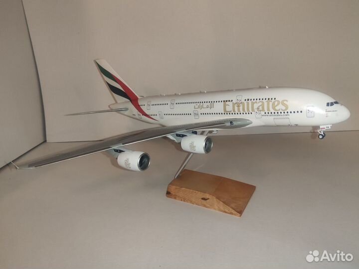 Модель самолета А-380