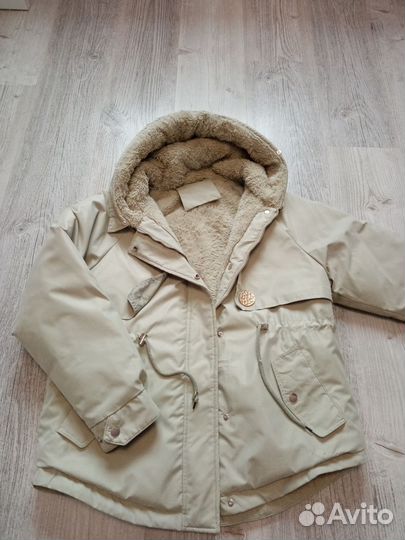 Зимняя куртка на девочку размер 40-42