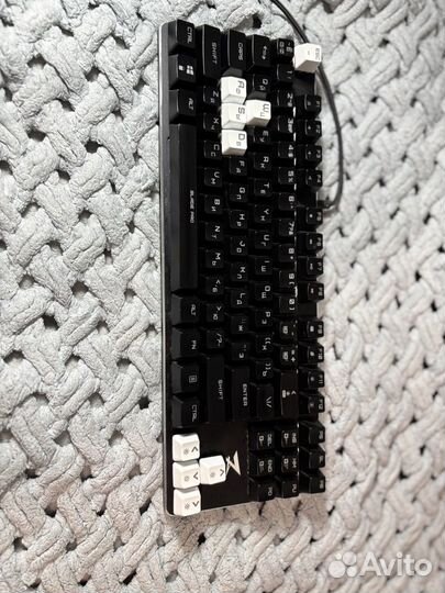 Игровая клавиатура с подсветкой