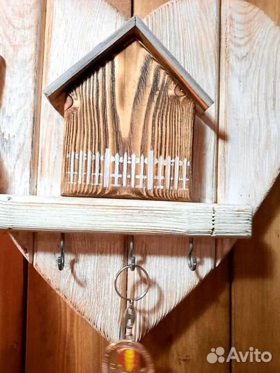 Ключница настенная из дерева