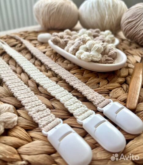 Держатель для пустышки вязаный