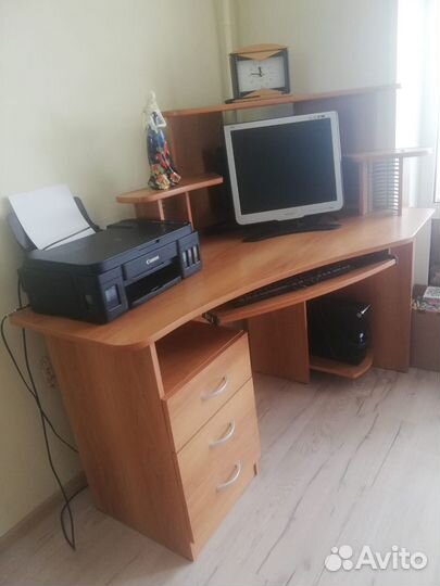 Компьютерный стол