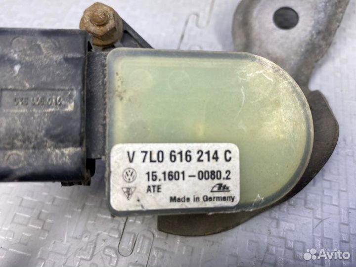 Датчик уровня кузова Audi Q7 Touareg Каен Оригинал