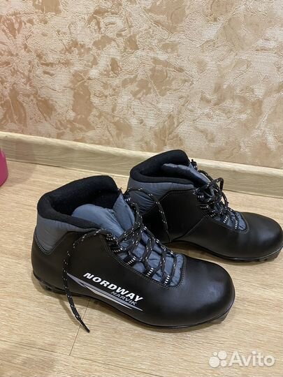 Ботинки лыжные