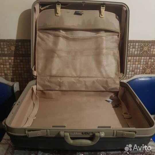 Чемодан на колесах бу