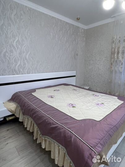 Комплект покрывало и штора в тонн