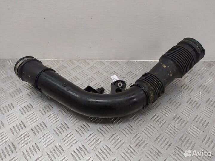 Б/У Б/У Патрубок воздушного фильтра 31657341 volvo