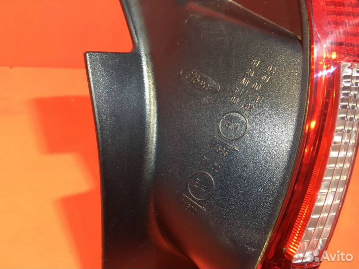 Фонарь для Ford Focus 3 pnda 1.6L 1596 (Б/У)