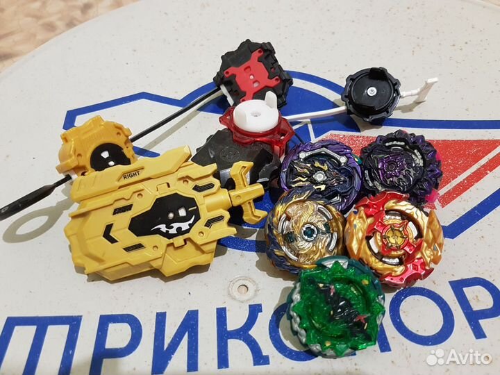 Бэйблэйды с ареной из спутниковой тарелки