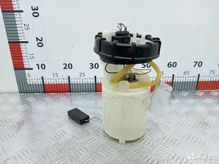 Насос топливный для Volkswagen Golf 4 1J0919087J