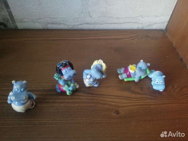 Коллекционные игрушки кротов, пингвинов, бегемотов