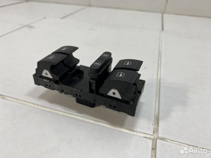 Блок управления стеклоподъемниками Volkswagen Sharan II (2010—2015)