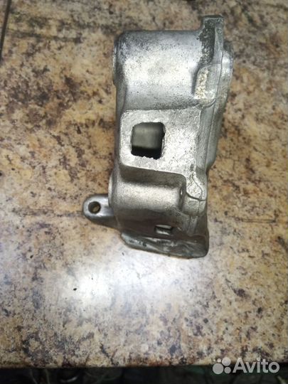 Кронштейн двигателя 962831188О