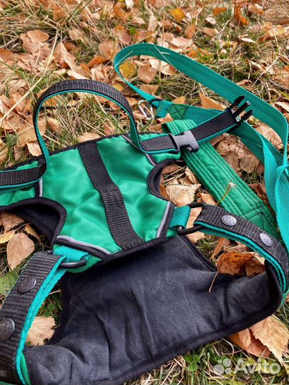 Шлейка для собаки с ручкой и поводком