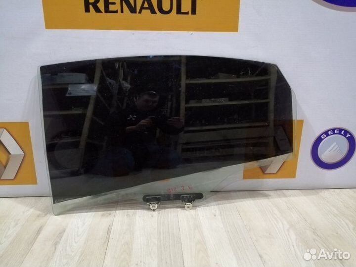 Стекло боковое двери Nissan almera G15 Лев