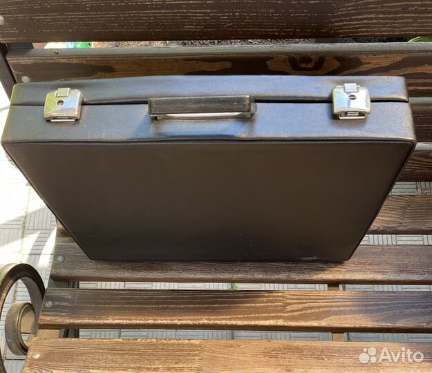 Ретро чемодан