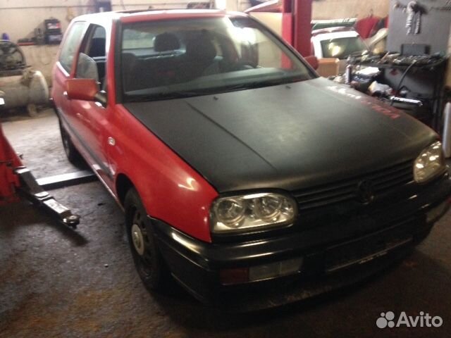 Разбор на запчасти Volkswagen Golf 3