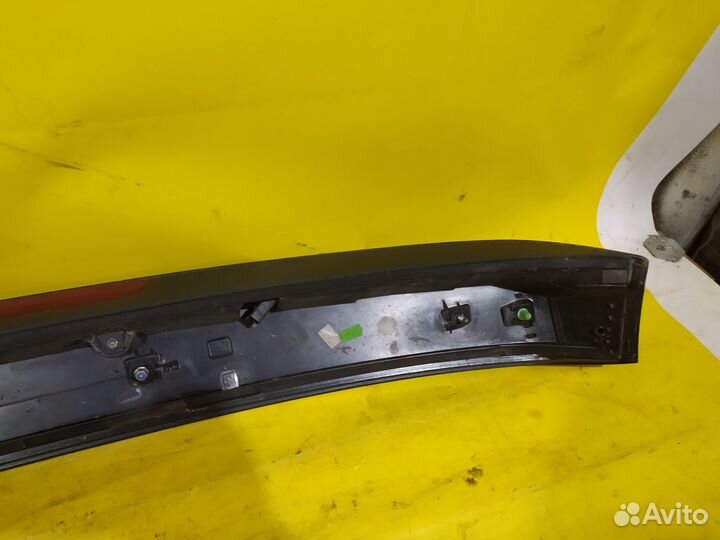 Спойлер накладка двери багажника Audi Q7 (4L) 2005