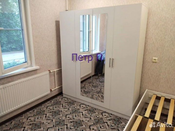 Шкаф в спальню белый