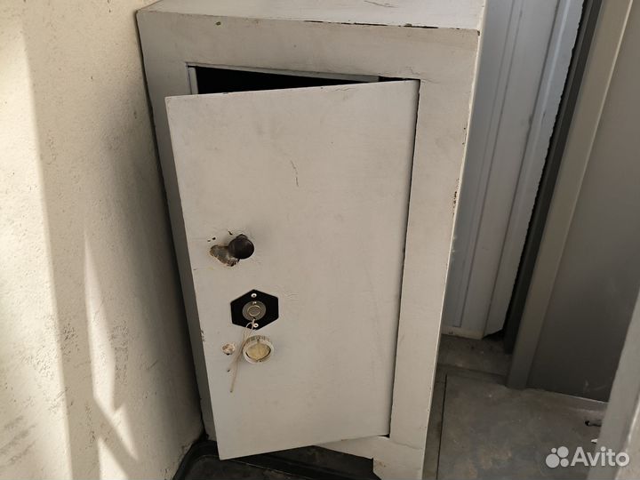 Сейф старый