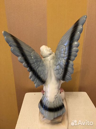 Статуэтка Любовь и голуби